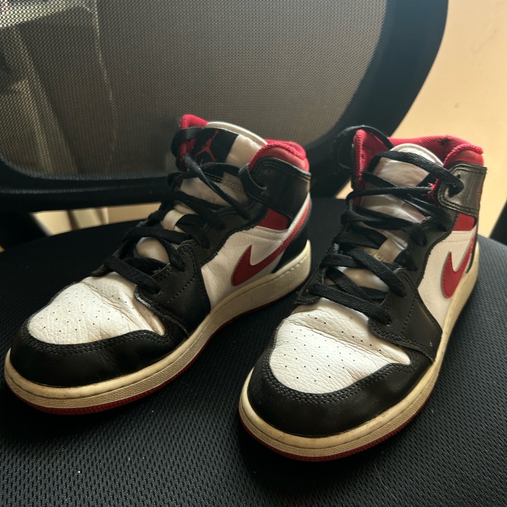 Nike Air Jordan Black and Red High-Tops